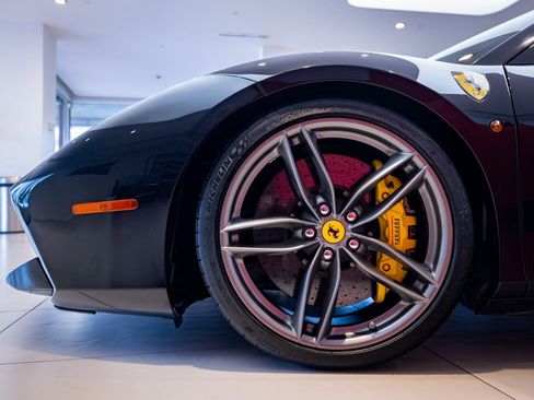 Certified 2018 Ferrari 488 Spider Base image 3