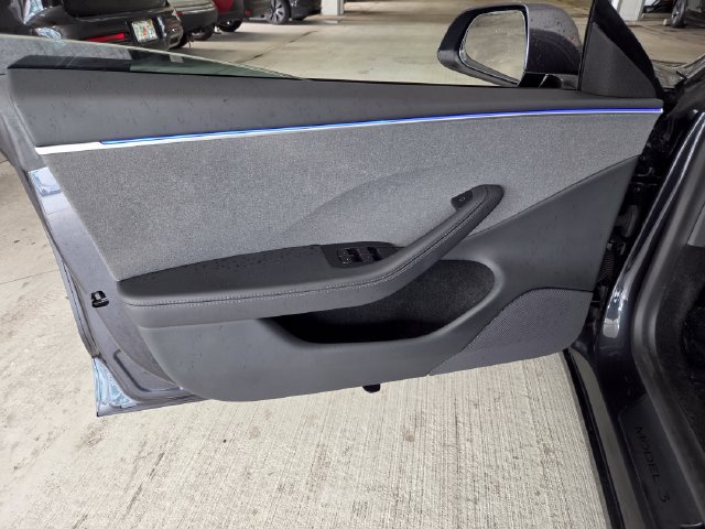 Used 2025 Tesla Model 3 Long Range RWD image 29