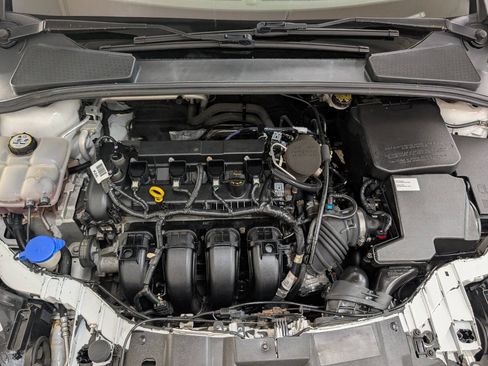 Used 2015 Ford Focus SE w/ Equipment Group 201A FWD image 22