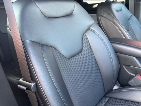 Used 2023 Jeep Compass Latitude w/ Convenience Group image 68