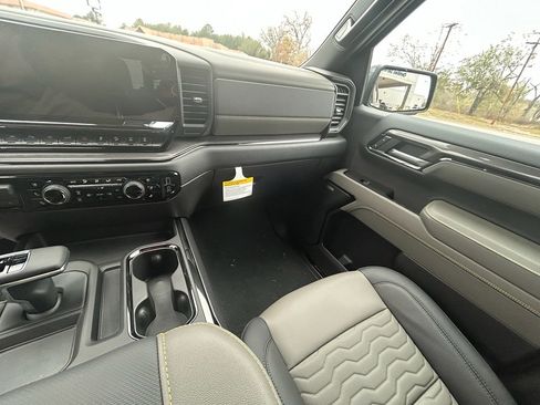 New 2026 Chevrolet Silverado 1500 ZR2 image 26