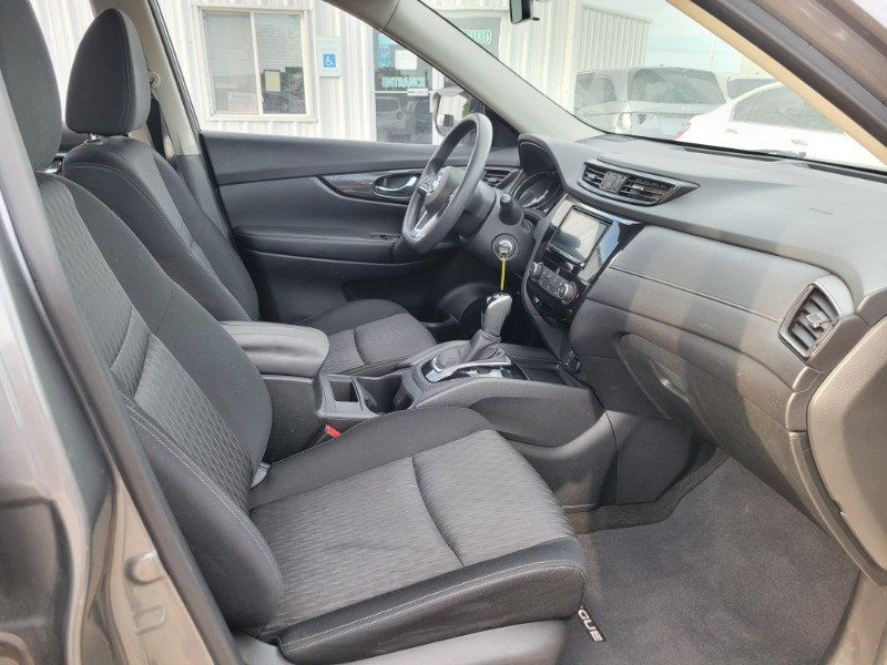 Used 2017 Nissan Rogue S FWD image 24