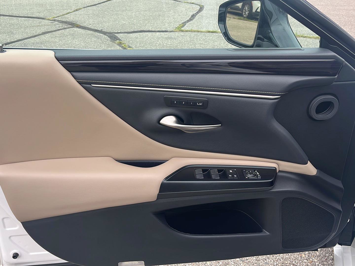 Used 2020 Lexus ES 350 w/ Premium Package FWD image 6