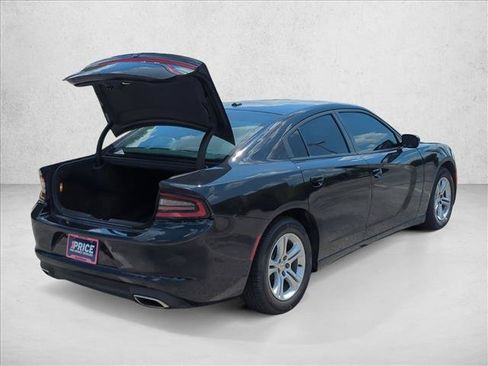 Used 2020 Dodge Charger SXT w/ Leather Interior Group RWD image 8