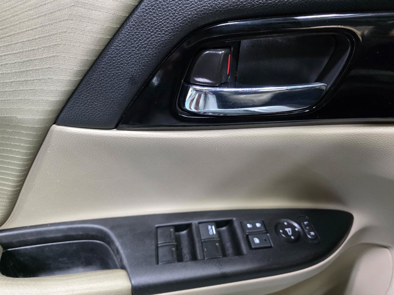 Used 2016 Honda Accord LX image 18