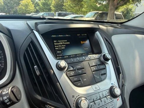 Used 2017 Chevrolet Equinox Premier w/ Enhanced Convenience Package FWD image 26