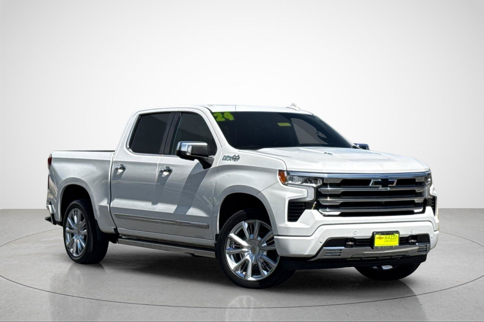 Used 2024 Chevrolet Silverado 1500 High Country w/ High Country Premium Package AWD/4WD image 2