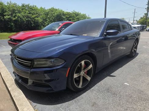 Used 2015 Dodge Charger SE w/ Sport Appearance Group RWD image 5
