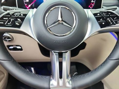 Used 2025 Mercedes-Benz GLC 350e 4MATIC image 40