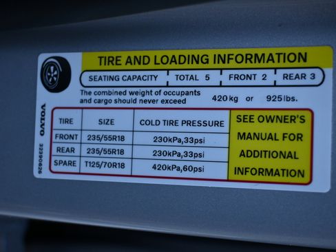 Used 2025 Volvo XC40 B5 Core image 39