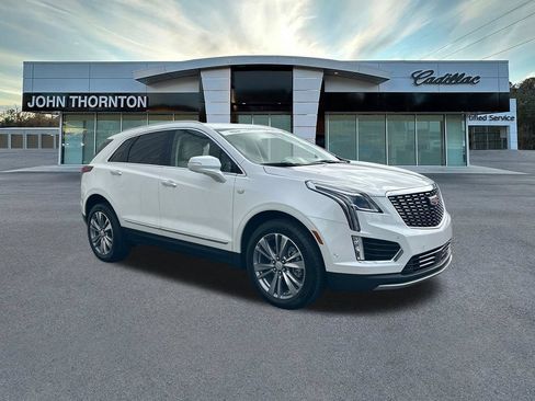 Certified 2025 Cadillac XT5 Premium Luxury w/ Technology Package FWD image 3