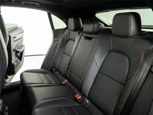 New 2026 Porsche Macan 4S Electric AWD/4WD image 22