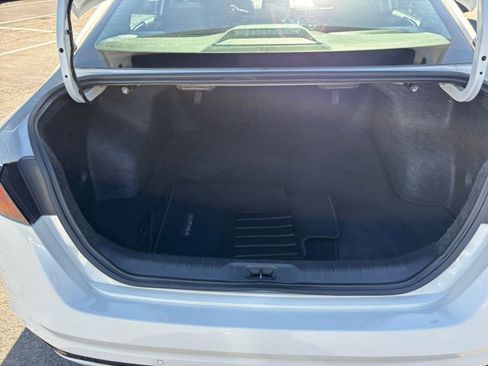 Used 2025 Nissan Altima 2.5 SV FWD image 31