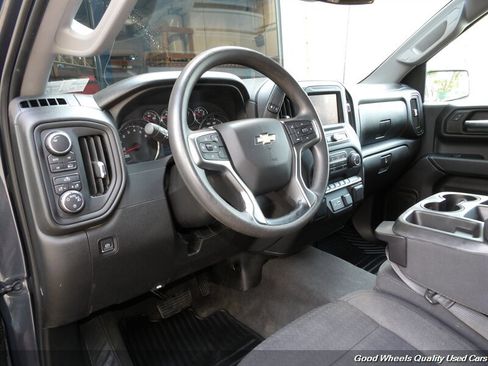 Used 2022 Chevrolet Silverado 1500 Custom w/ Safety Confidence Package AWD/4WD image 12