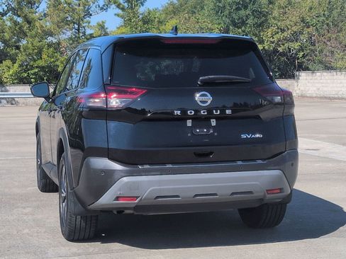 Certified 2021 Nissan Rogue SV image 8