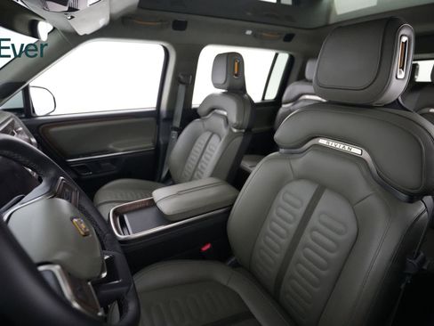 Used 2024 Rivian R1S Adventure AWD/4WD image 4