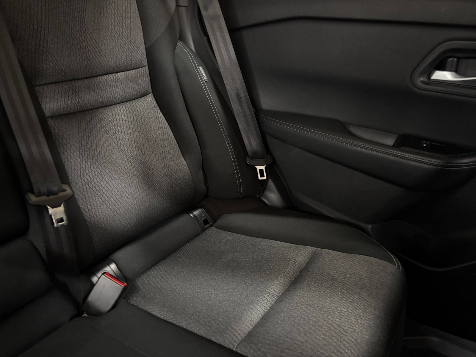 Used 2025 Nissan Rogue SV FWD image 38