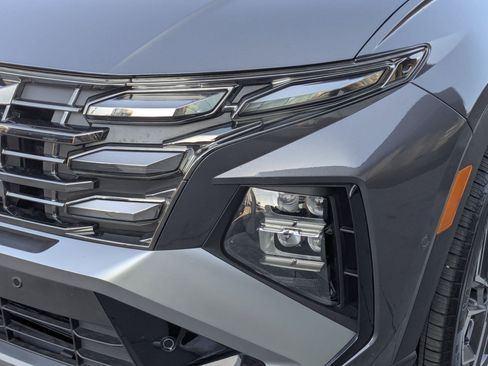 Certified 2025 Hyundai Tucson Limited image 12