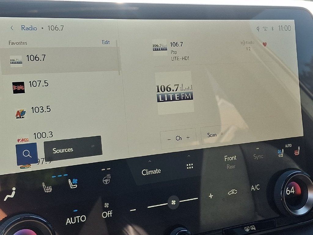Used 2023 Lexus RX 350 Premium Plus w/ Cold Area Package AWD/4WD image 19