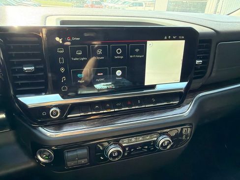 Used 2024 GMC Sierra 1500 Elevation w/ LPO, Elevation Black Package AWD/4WD image 19