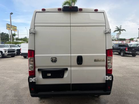 Used 2023 RAM ProMaster 2500 FWD image 4