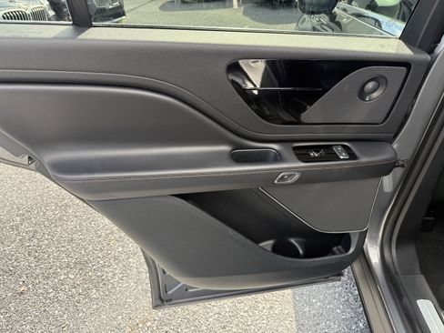 Used 2021 Lincoln Aviator Reserve w/ Equipment Group 201A image 16