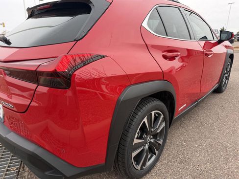 Used 2022 Lexus UX 250h w/ Accessory Package (Z2) image 15