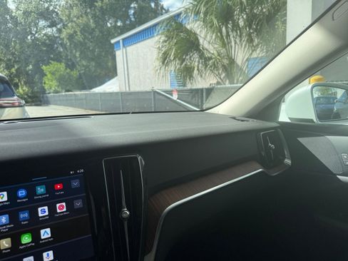 Used 2025 Volvo V60 B5 Cross Country Plus image 35