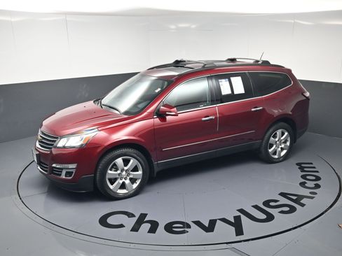 Used 2017 Chevrolet Traverse Premier image 29