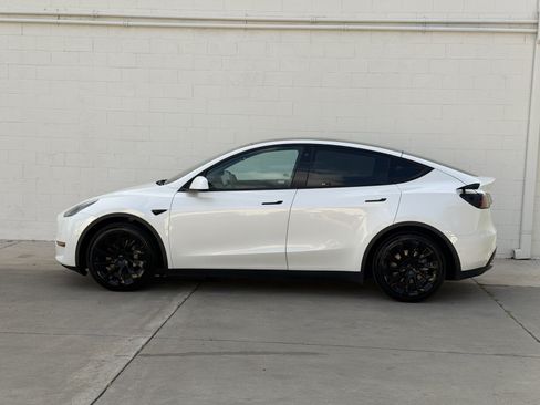 Used 2021 Tesla Model Y Long Range AWD/4WD image 8