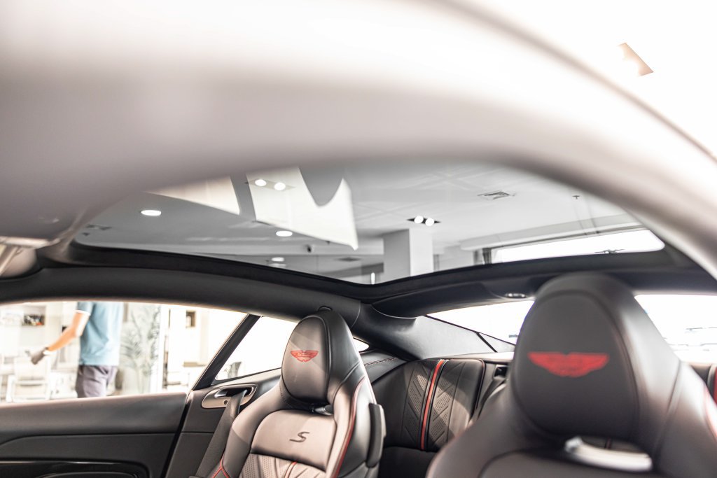 Used 2026 Aston Martin DB12 Coupe RWD image 17