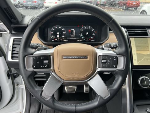 Certified 2023 Land Rover Discovery Metropolitan Edition AWD/4WD image 20