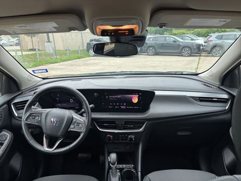 Used 2025 Buick Encore GX Preferred FWD image 32