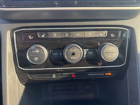 Used 2023 Volkswagen Atlas SEL Premium image 12