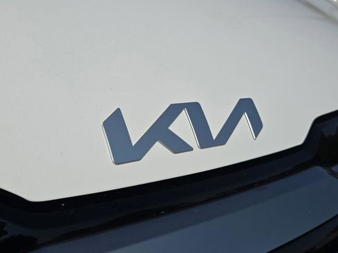 New 2026 Kia Sportage SX image 4