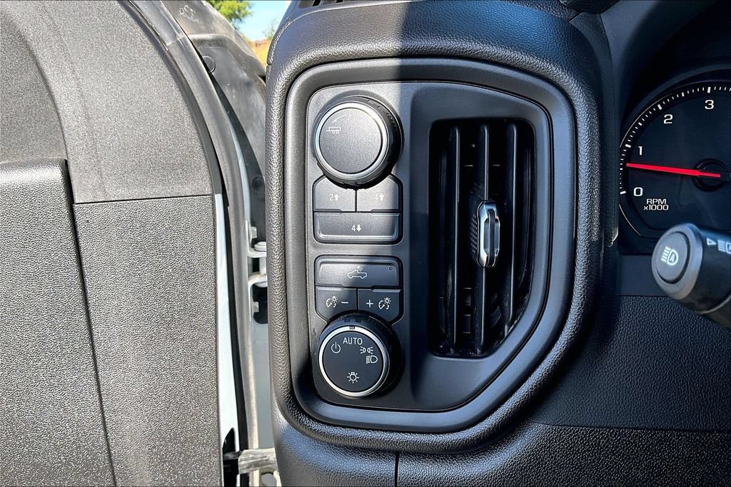 Used 2025 Chevrolet Silverado 3500 W/T AWD/4WD image 24