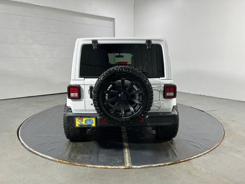 Used 2020 Jeep Wrangler Unlimited Sahara w/ Cold Weather Group image 30