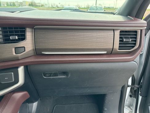 Used 2024 Ford Expedition Limited image 21