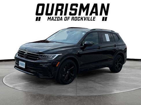 Used 2024 Volkswagen Tiguan SE R-Line FWD image 2