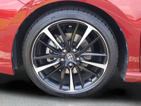 Certified 2018 Toyota Camry XSE FWD image 27