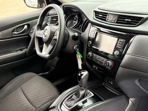 Used 2018 Nissan Rogue S image 37