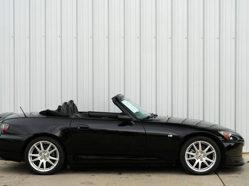 Used 2005 Honda S2000 image 38