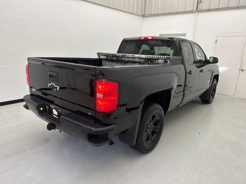 Used 2017 Chevrolet Silverado 1500 LT w/ Midnight Edition AWD/4WD image 7
