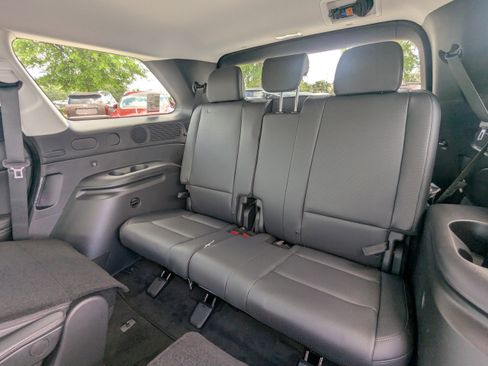 Used 2026 Hyundai Palisade SEL Premium FWD image 16