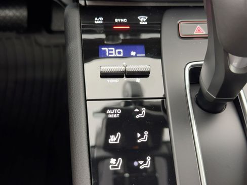 Certified 2026 Porsche Macan AWD/4WD image 19