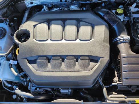 Used 2024 Volkswagen Golf R image 18