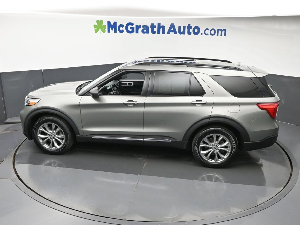 Used 2020 Ford Explorer XLT w/ Equipment Group 202A AWD/4WD image 26