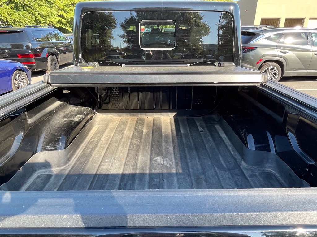 Used 2021 Jeep Gladiator Overland AWD/4WD image 6