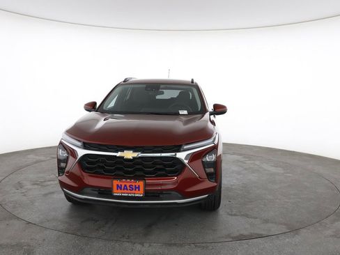 Used 2025 Chevrolet Trax LT image 4