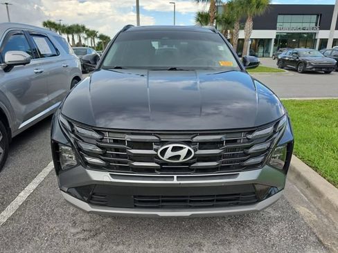 Used 2025 Hyundai Tucson Blue AWD/4WD image 2